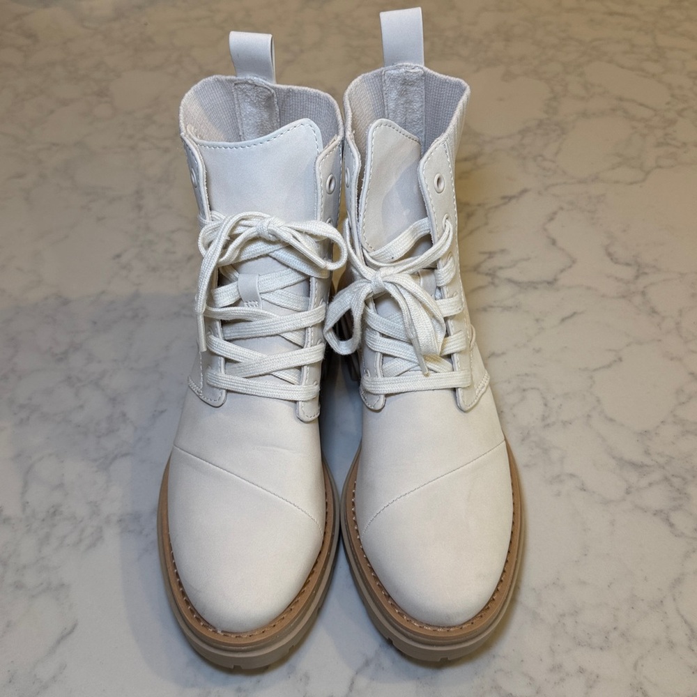 Toms Women's Ionie Lace Up Lug Boots Size 6.5 - Picture 5 of 9